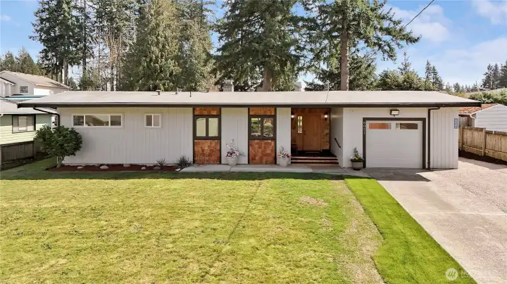 8021 47th Ave NE Marysville . Beautifully remodeled home your invited to come look around.