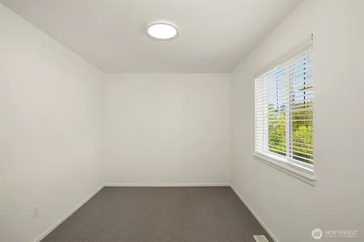 Spacious second bedroom eu-suite