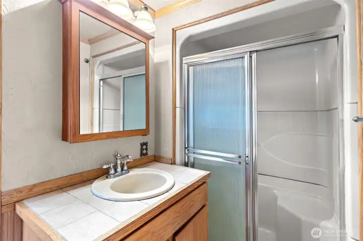 3/4 bathroom 3/4 bathroom