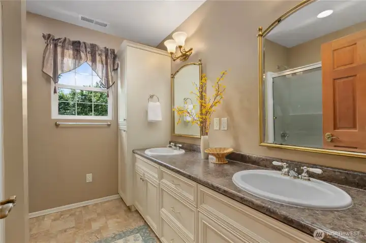Full bathroom upstairs.