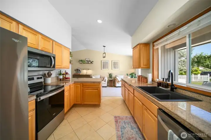 All appliances stay!