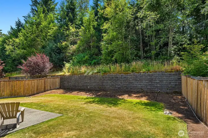 Private back yard overlooking private green space! Private back yard overlooking private green space!