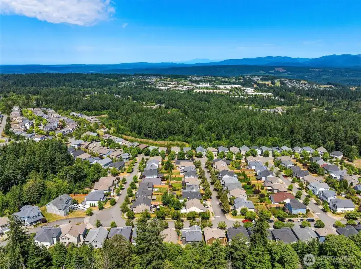 Great location to all Snoqualmie Ridge amenities, restaurants, shopping, school and parks. Great location to all Snoqualmie Ridge amenities, restaurants, shopping, school and parks.