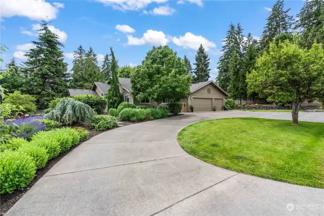 Lovely circular driveway around the front of the home.