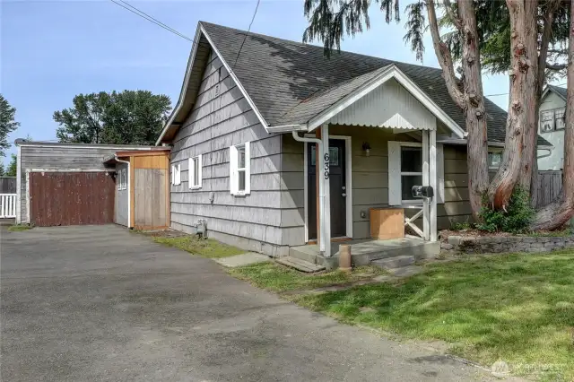 Rear Shop/Garage Attached