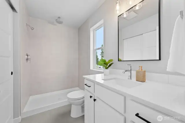 Photographs are for illustrative purposes only. Features, finishes, interior/exterior colors, landscaping and floorplan shown may vary from actual homes built.