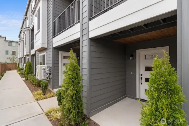 Photographs are for illustrative purposes only. Features, finishes, interior/exterior colors, landscaping and floorplan shown may vary from actual homes built.