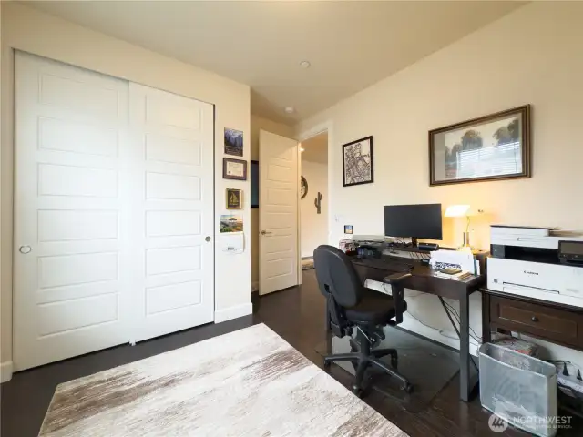 Bedroom/Office