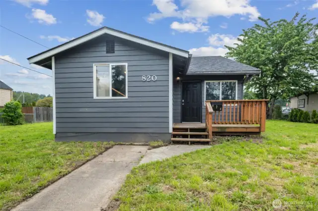 Front Photo - 820 N 1st Ave