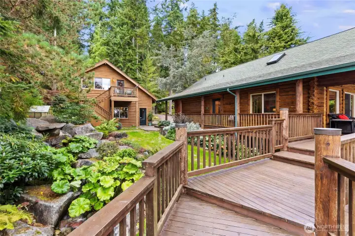 Lets check out that bonus space over the garage!