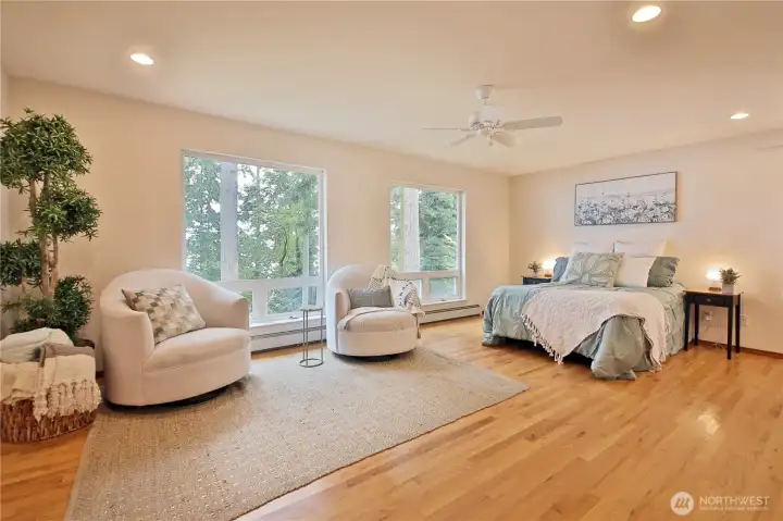 Large Primary Suite Overlooking Saratoga Passage