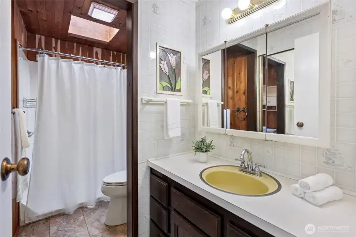 Main bathroom.