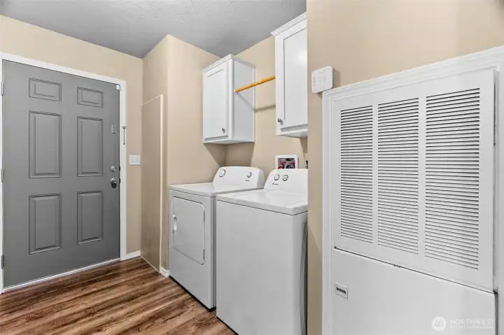 Laundry Room / Cuarto De Lavado