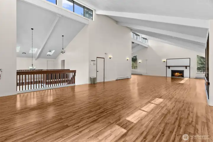 Community Clubhouse To Host Big Events / La Casa Club de la Comunidad Para Sus Grandes Eventos