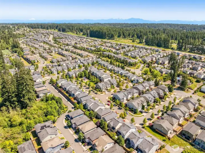 Walking distance to highly sought after Tambark creek elementary, two neighborhood community parks and sprawling Tambark creek park & ball fields.
