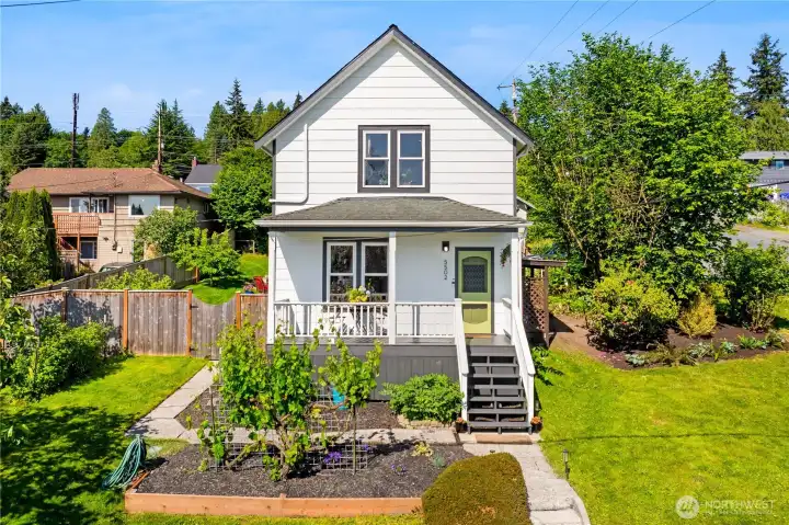 Welcome to the Scandinavian Farmhouse of your dreams!