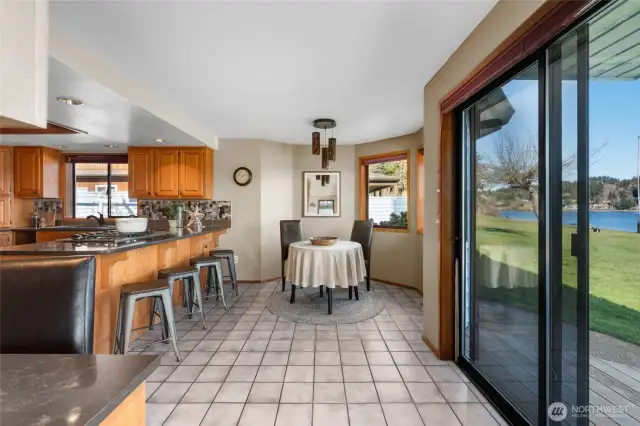 Dining Nook - Main Floor