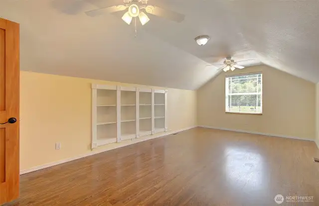 Bonus room with built ins