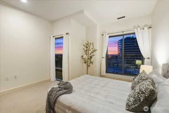 Bedroom w/ City View