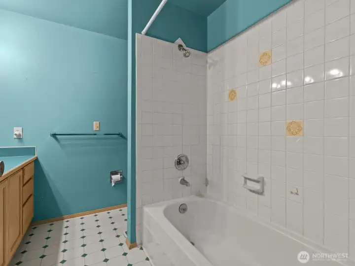 The linen tower adds to the functionality.