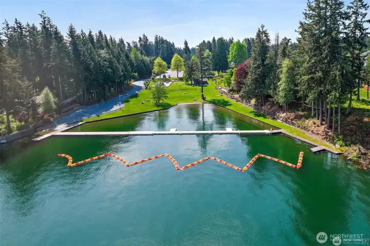 Private gated Jenks park access to Lake Tapps*boat ramp & docks & tennis courts*ample lawn area for lounging by the lake with protected swim area