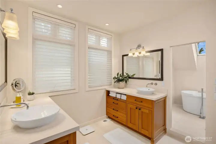 Walk in dressing room and double sinks