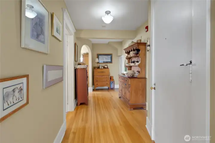 Entering Condo. Look at those beautiful hardwood floors!