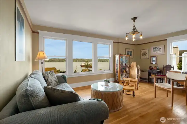 Living area, with lot's of windows for natural light and view forever!