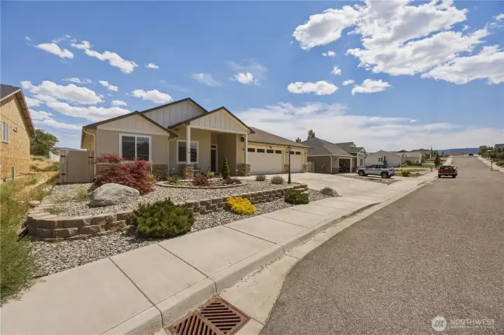 Stunning setting and great neighborhood with  close proximity to Downtown, Hospital and Shopping options.