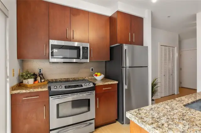 Stainless appliances all stay with the home.