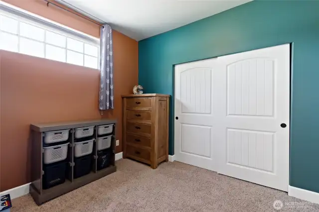 Second bedroom.
