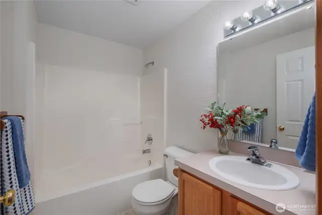 Full bath for upstairs bedrooms.