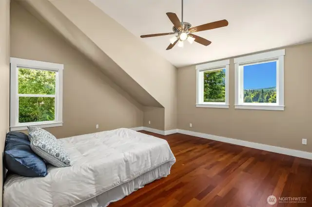 Junior suite bedroom