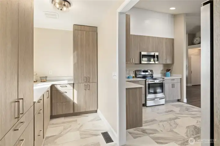 Look at this pantry!