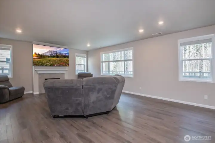 Large open and bright living room