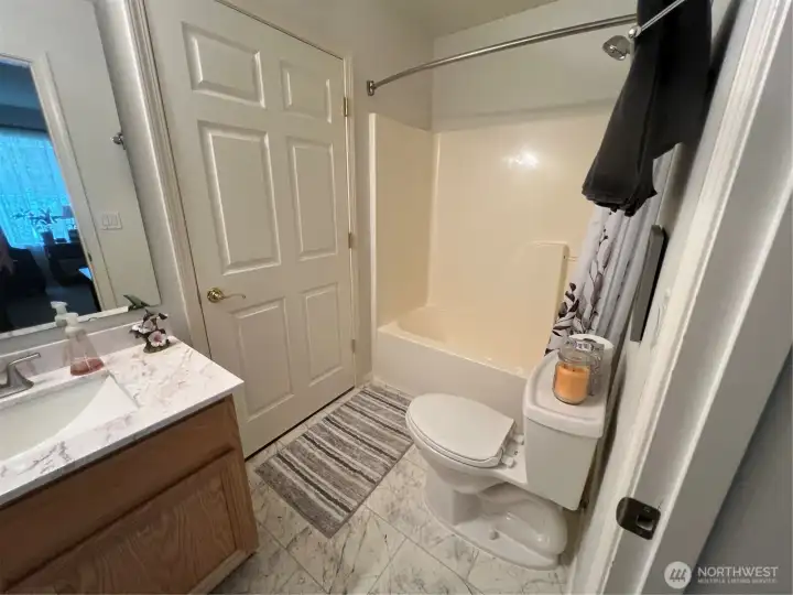 Bathroom alternate angle with tub/shower