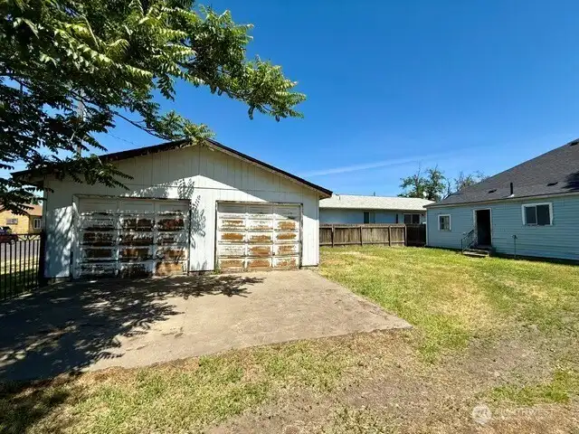 Oversized Garage/Shop