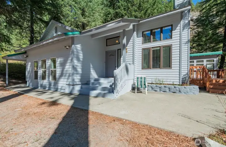 Welcome to 17976 Entiat River Road!