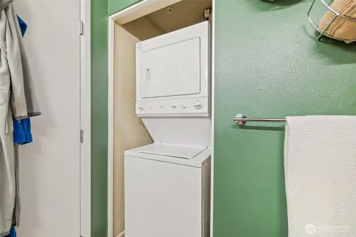 In unit washer + dryer.