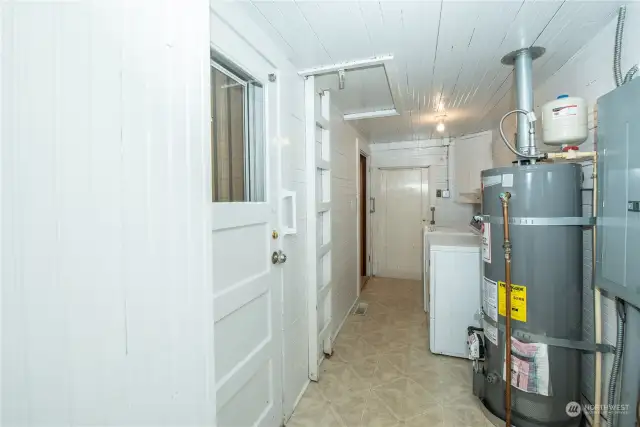 Patio door, Attic access, and Laundry area - Lath & Plaster detail