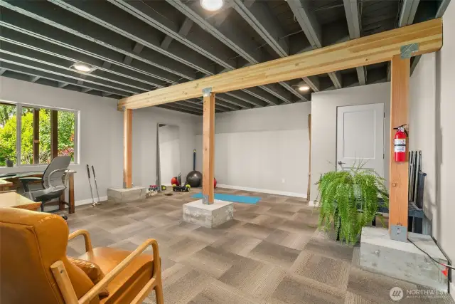 This is the flex room work out room, office, craft room... the choice is yours.