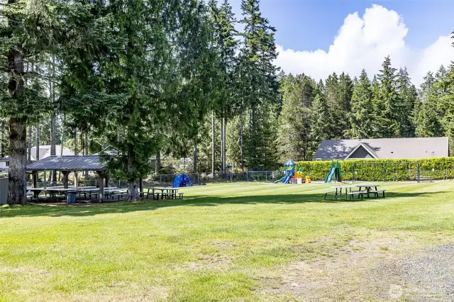 easy walking distance to picnic grounds and play area