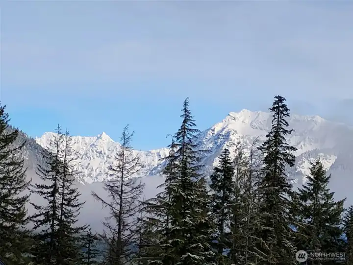 The majesty of the Cascade mountains.