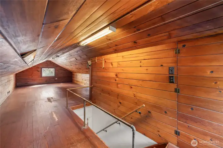 upstairs third bedroom/bonus room