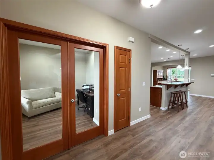 Office/Den Office/Den