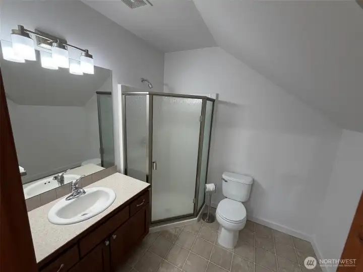Upstairs 3/4 Bathroom Upstairs 3/4 Bathroom