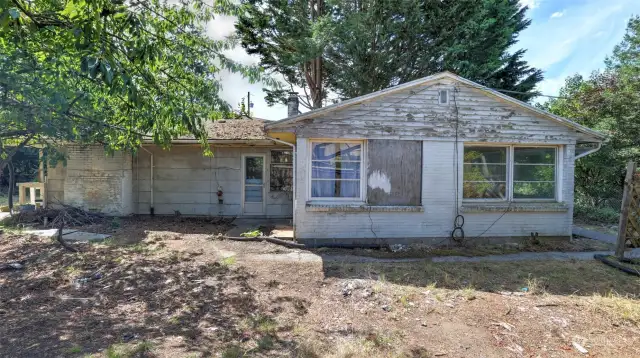 View of the side of the home.