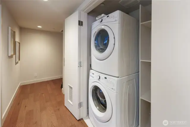 In-Unit Whirlpool Washer & Dryer