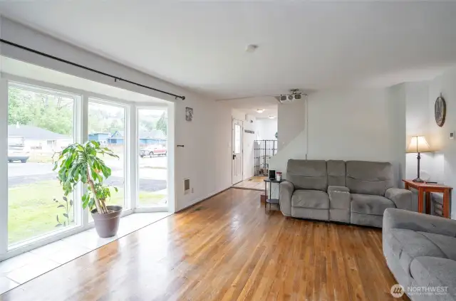 The Bay Windows bring in a lot of natural light.