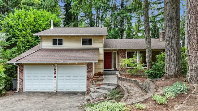 Welcome to 5372 Pineridge Drive NE